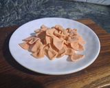 A picture of step 2 of Farfalle cheezy pasta with white sauce.