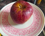 A picture of step 1 of Apple jam.
