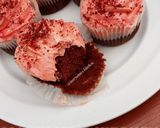 A picture of step 10 of Red velvet cupcakes II.