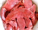 Hình bước làm 1 của món Tim Heo Khìa Nước Mắm