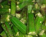 भिंडी मसाला भंडारा स्टाइल(BHINDI MASALA BHANDARA STYLE RECIPE IN HINDI) रेसिपी चरण 3 फोटो
