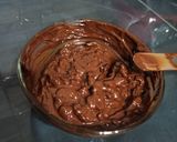 Foto del paso 5 de la receta: Galletas de nuez bañadas en chocolate y avellanas