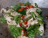 Foto langkah ke 5 dari resep 41. Tumis Buncis Jamur Tiram.