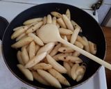 Mustáros sertéscomb hirtelen sütve, nudlival recept fázis 2 fotója