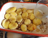 Foto del paso 2 de la receta: Patatas asadas con salvia fresca