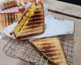 A picture of step 3 of Paneer grilled sandwich.