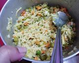 ম্যাগি ওমলেট (Maggi omelette recipe in Bengali) রেসিপি ধাপ - 2 ছবি