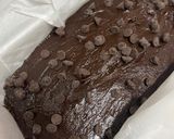 Foto langkah ke 4 dari resep Chocolate Chip Brownies.