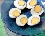Foto langkah ke 1 dari resep Telor rebus isi (debm).