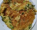 Foto langkah ke 7 dari resep Telur Dadar Isi Sayur.
