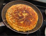 Foto del paso 9 de la receta Tortilla de Calabacín rellena de queso Manchego