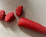 A picture of step 6 of Marie biscuit flowers 🌹.