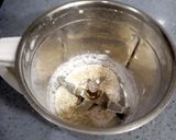 A picture of step 2 of Oats & Banana Milk Shake.