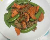 รูปขั้นตอนการทำที่ 4 ของ ถั่วลันเตาผัดหมูสับ สูตร low sodium : อาหารลดน้ำหนัก
