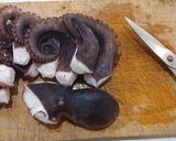 Foto del paso 2 de la receta: Pulpo en freidora de aire con mojo de ajo y limón
