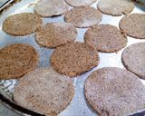 Foto del paso 3 de la receta: Lentejuelas, galleta crocante harina lino e integral y rapiditas