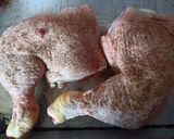 Foto del paso 1 de la receta: Pollo al horno en colchón de cebolla