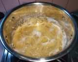Foto langkah ke 1 dari resep Spaghetti Alfredo.
