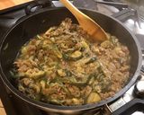 Une image de l'étape 11 de Bœuf épicé aux courgettes, oignons et persil.