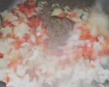 Foto del paso 3 de la receta: Arroz con azafrán acompañado de hamburguesa