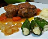 Foto del paso 6 de la receta Rabo de ternera estofado con pimientos rellenos y cebollitas caramelizadas