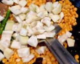 A picture of step 3 of Louki aur Chane Dal ki Sabzi / Lau diye Cholar Dal.