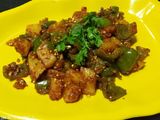 सिमला बटाटा भाजी (shimla batata bhaji recipe in marathi)
