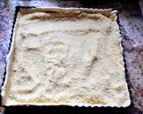 Une image de l'étape 1 de Tarte aux prunes du jardin, façon Grand maman.