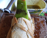 Foto del paso 2 de la receta: Receta de aprovechamiento "Pan de ajo"