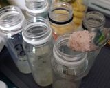 Foto langkah ke 2 dari resep Homemade Probiotic Fermentated Water.