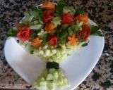 Une image de l'étape 3 de Salade des legumes au bouquet des fleurs.