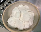 Une image de l'étape 3 de Gratin de navet blanc et courgette au jambon cru et emmental.