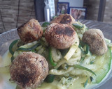 Foto del paso 9 de la receta: Espagueti🍝 de calabacín verde🥒 con albóndigas de brócoli🥦 y zanahoria🥕