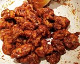 Foto langkah ke 6 dari resep Ayam Pedas Madu Korea ala MamaMit.