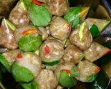 รูปขั้นตอนการทำที่ 1 ของ แหนมหมูใบมะยม