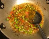 A picture of step 3 of Hara Choliya (green peas) Curry.