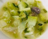 Hình bước làm 3 của món Mâm cơm nhà 30 phút: Gà xào gừng nghệ sả và canh bầu