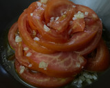 Foto del paso 1 de la receta: Ensalada de tomate con ajo