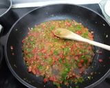 Foto del paso 2 de la receta: Paella con costillas de cerdo y gambas