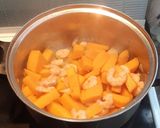 Foto del paso 3 de la receta: Puré de calabaza y langostinos