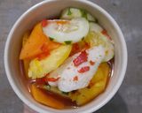 Foto langkah ke 4 dari resep Rujak Kuah Pindang Khas Bali.