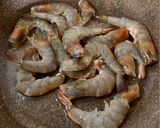 Foto langkah ke 2 dari resep Udang Saus Padang.