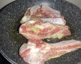 Foto del paso 2 de la receta: Costillas de cerdo a la cebolla en sartén