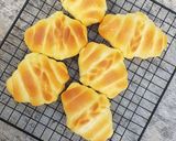 Foto langkah ke 6 dari resep Chicken Sausage Butter Rolls 🥐🍗😍.