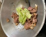 รูปขั้นตอนการทำที่ 2 ของ ตับไก่ผัดพริกอ่อน