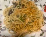 Foto del passaggio 2 della ricetta Spaghetti in Padella 80 Sgombro Olive Capperi