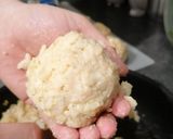 Une image de l'étape 4 de Arancini Di Mozzarella.