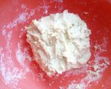 A picture of step 1 of Milky Cracker With Chocolate Sauce.