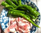 三層肉炒糯米椒的食譜步驟1照片