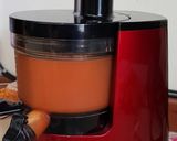 Foto langkah ke 2 dari resep Fresh Carrot, Tomatoes, Apple Juice by Mommy Ika.